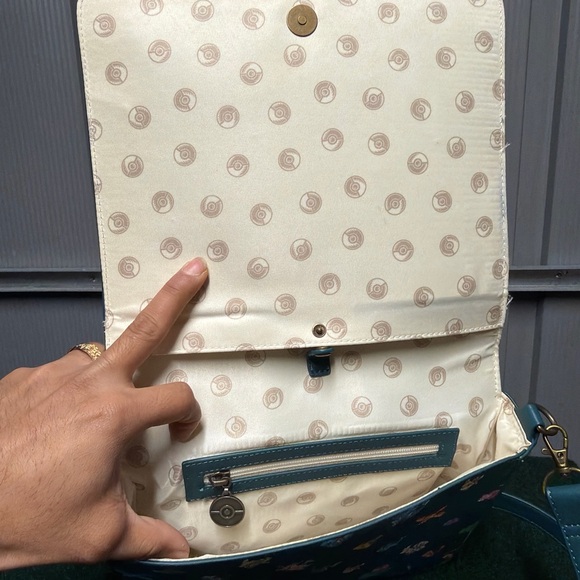 Pokemon Center Pokémon Pixel Pin Collector Shoulder Bag - Picture 6 of 11